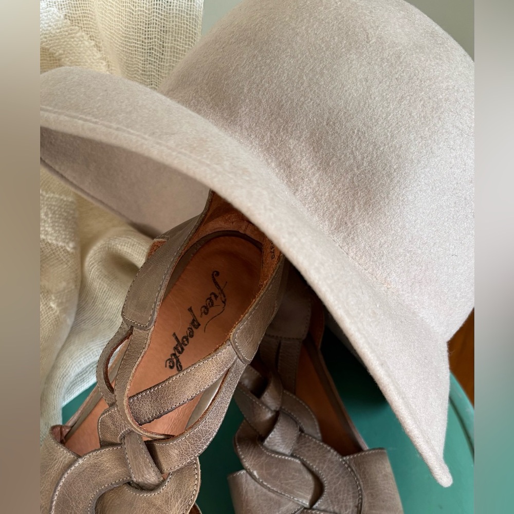70’s Vintage Doeskin 100% Wool Felt Beige Women's Hat